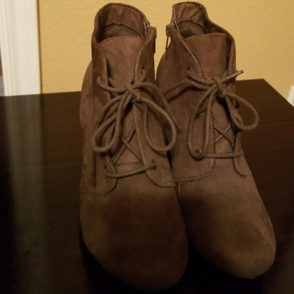 Dark brown boots - Picture 6 of 8